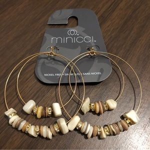 ” Minicci Gold Tone Beaded Hoop Earrings Stylish Beaded Stones Screw Back #B52